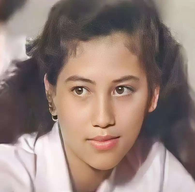 Gadis yang Foto Bareng Kasino Warkop DKI Kini Jadi Artis Papan Atas, Pernah Digosipkan Jadi Simpanan Hotman Paris, Siapa Dia?