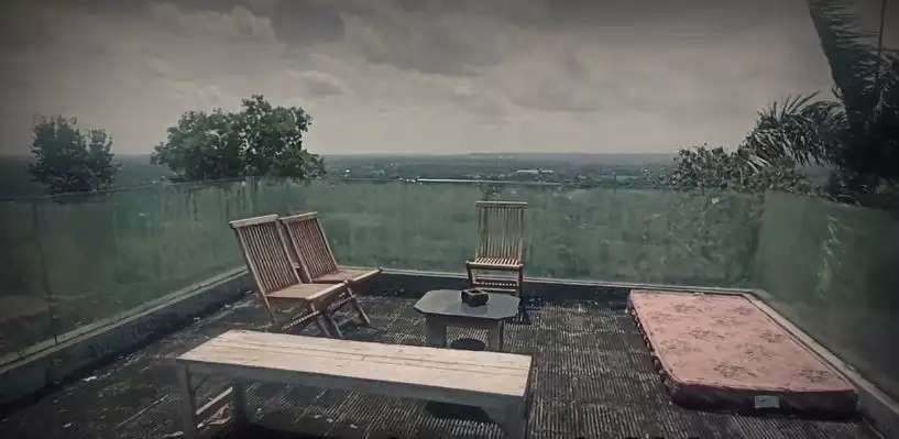 8 Penampakan Vila Mewah Terbengkalai di Atas Bukit, Pemandangan Super Indah Tapi Seram!