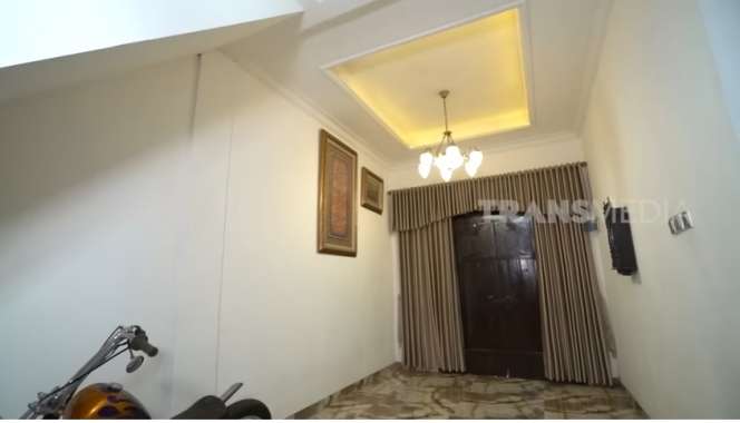 Potret Rumah Bopak Castello yang Jarang Tersorot, Ternyata Super Mewah Bak Istana Kerajaan, Banyak Koleksi Barang Antik!