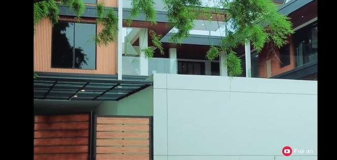 10 Adu Mewah Rumah Verrel Bramasta VS Venna Melinda, Ibu dan Anak, Lebih Megah Milik Sang Putra?