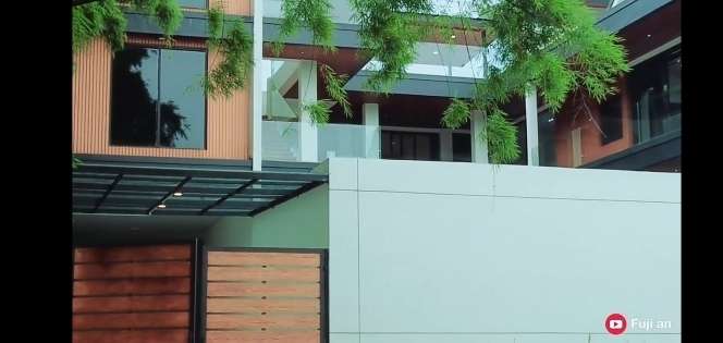 10 Adu Mewah Rumah Verrel Bramasta VS Venna Melinda, Ibu dan Anak, Lebih Megah Milik Sang Putra?