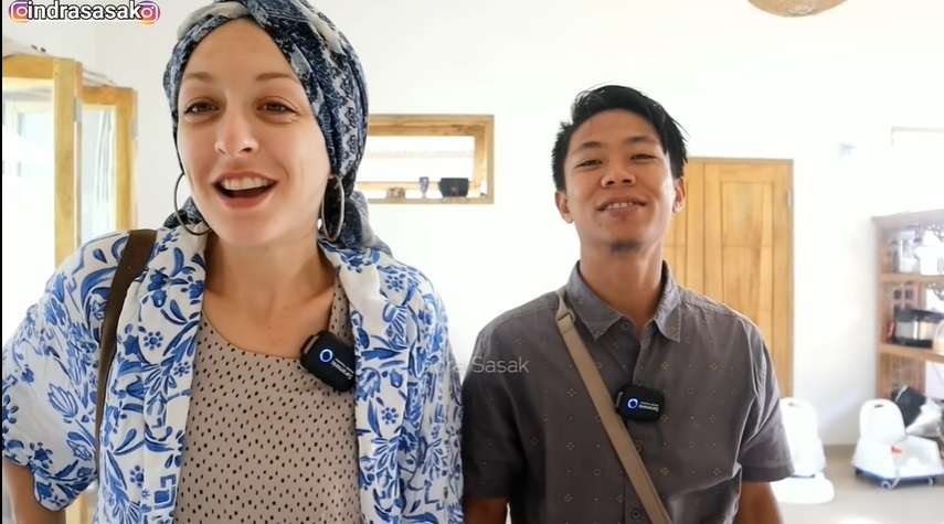 Potret Pasangan Viral, Melissa Asal Prancis dan Indra yang Kini Bantu Renovasi Sekolah di Kampung Suami!