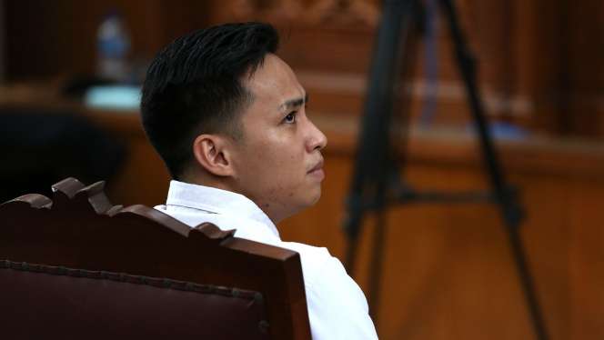 Foto-Foto Richard Elizer Menangis Dengar Vonis Penjara 1,5 Tahun
