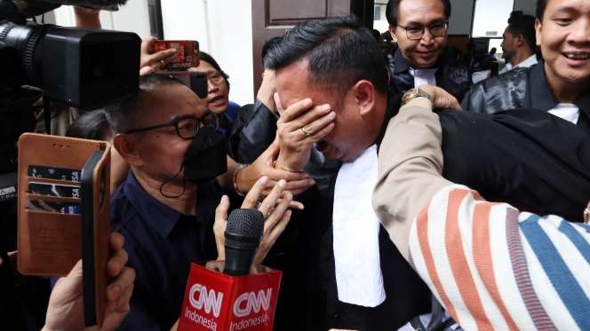 Kegembiraan Simpatisan Richard Eliezer Usai Hakim Vonis 1 Tahun 6 Bulan Penjara