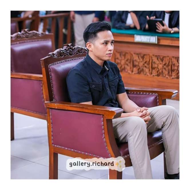 Potret Lawas Richard Eliezer, Dulu Hobi Panjat Tebing Hingga Gagah Pakai Seragam Brimob, Kini Divonis 1 Tahun 6 Bulan!