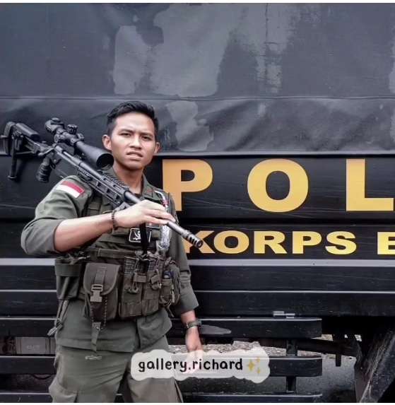Potret Lawas Richard Eliezer, Dulu Hobi Panjat Tebing Hingga Gagah Pakai Seragam Brimob, Kini Divonis 1 Tahun 6 Bulan!