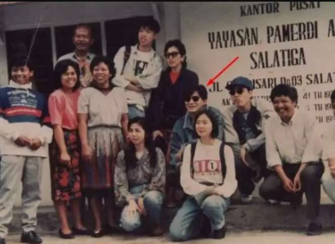 Potret Lawas Andy Lau Bareng Ninuk dan Marta Anak Angkat Dari Indonesia, Dibiayai Sekolah Hingga Kini Sudah Menikah!