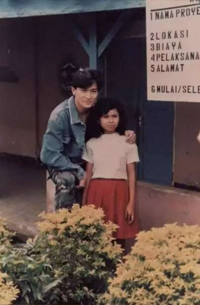 Potret Lawas Andy Lau Bareng Ninuk dan Marta Anak Angkat Dari Indonesia, Dibiayai Sekolah Hingga Kini Sudah Menikah!