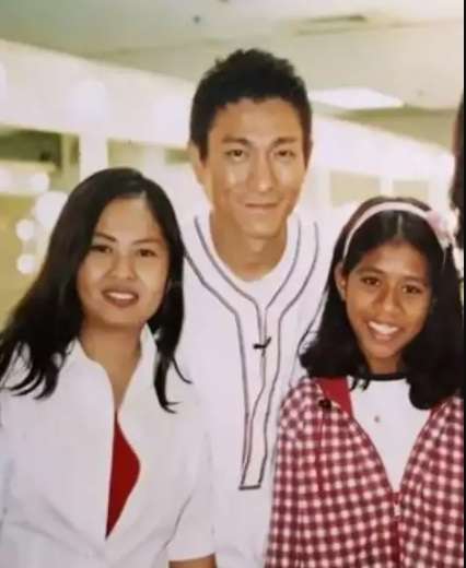 Potret Lawas Andy Lau Bareng Ninuk dan Marta Anak Angkat Dari Indonesia, Dibiayai Sekolah Hingga Kini Sudah Menikah!