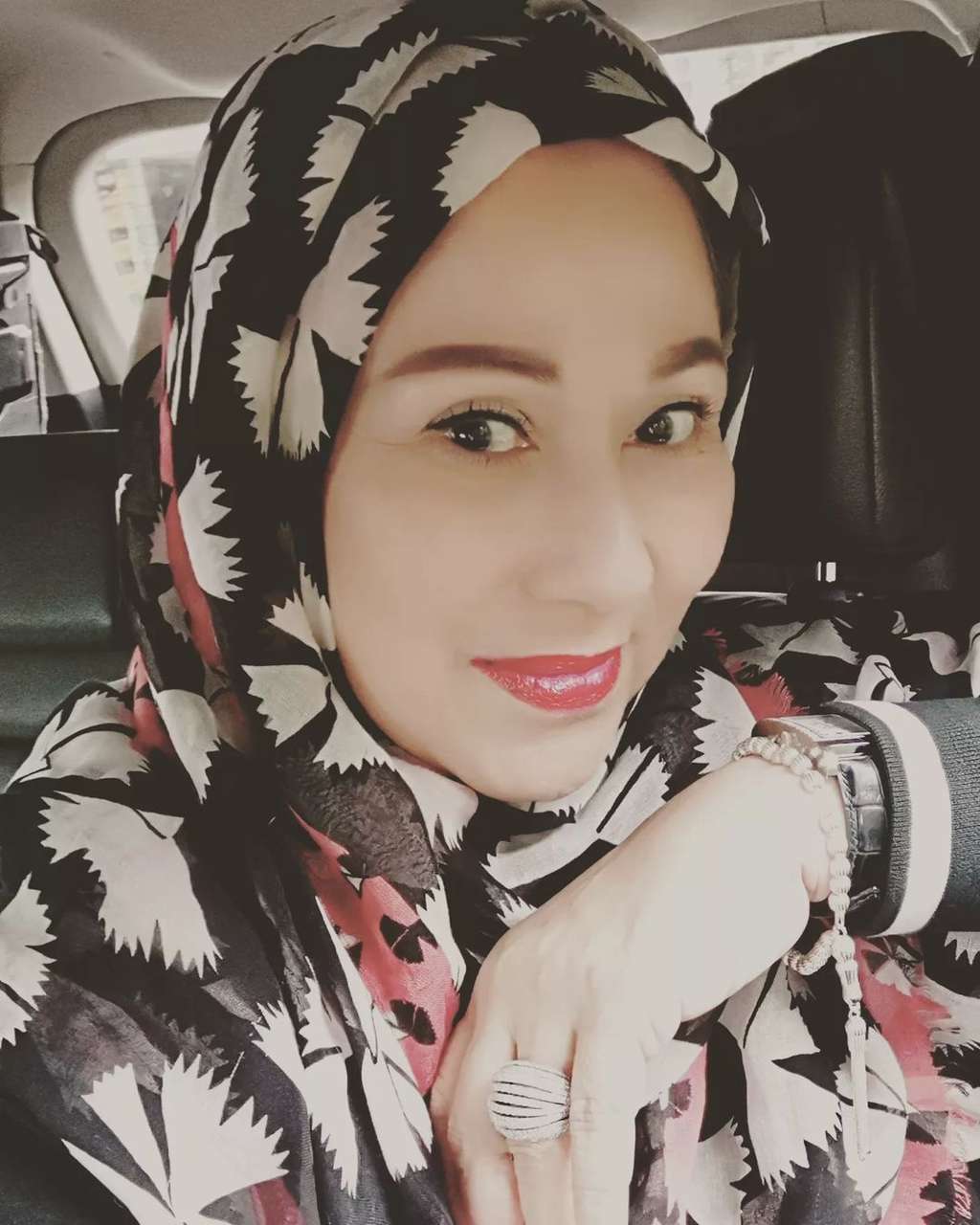 Ingat Wanita Cantik yang Jadi Anak Dosen Incaran Trio Warkop DKI? Kini Penampilannya Bikin Pangling, Dijuluki Diva Dangdut Jaipong!
