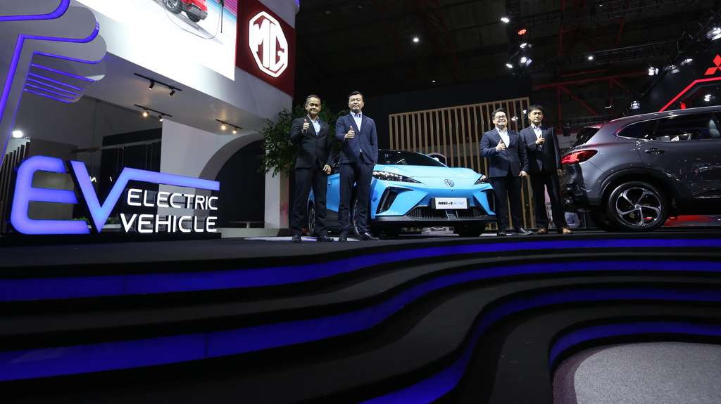 Intip Kecanggihan Mobil Listrik MG4 EV, Warnanya Ngejreng!