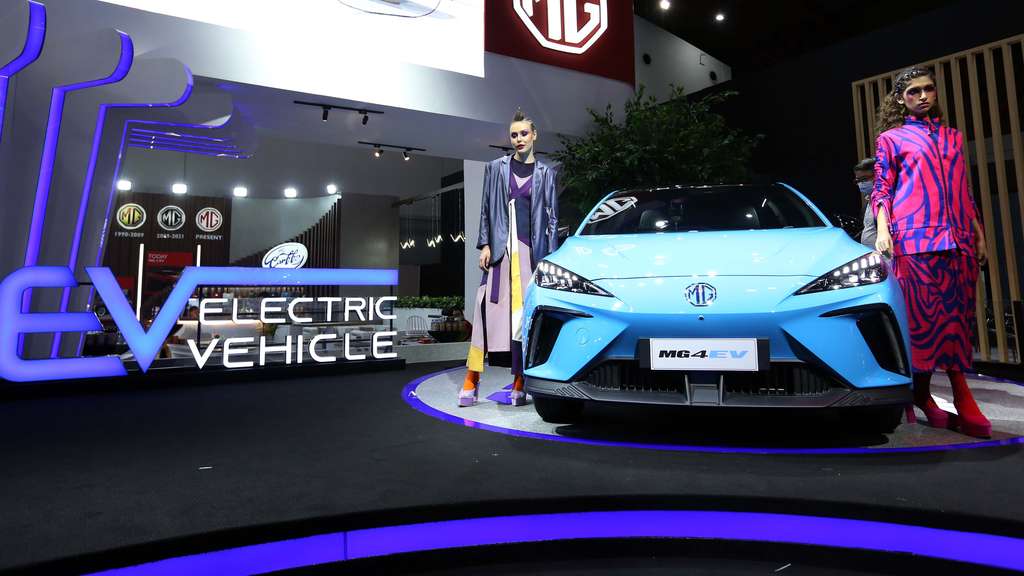 Intip Kecanggihan Mobil Listrik MG4 EV, Warnanya Ngejreng!