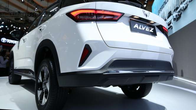 Potret Wuling Alvez Tebar Pesona, Si Penantang HR-V dan Creta
