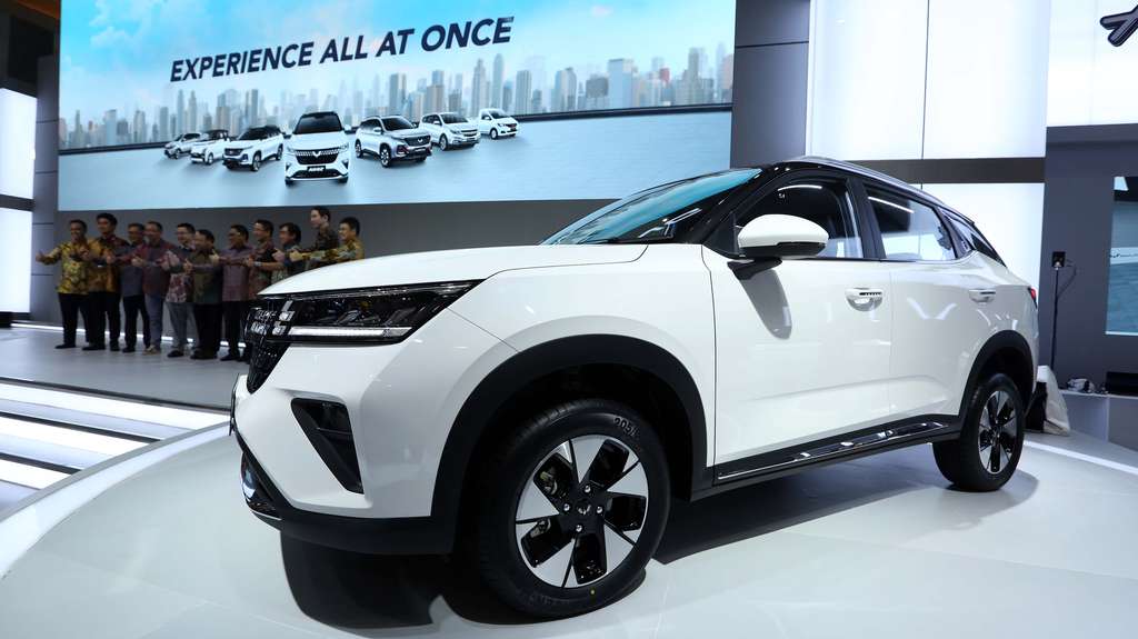 Potret Wuling Alvez Tebar Pesona, Si Penantang HR-V dan Creta