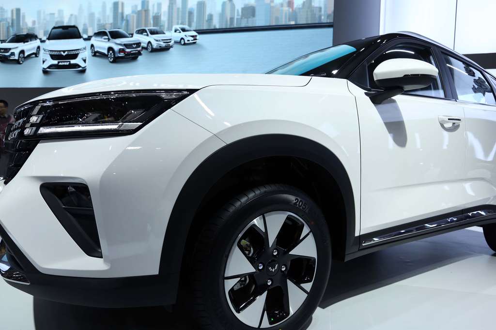 Potret Wuling Alvez Tebar Pesona, Si Penantang HR-V dan Creta