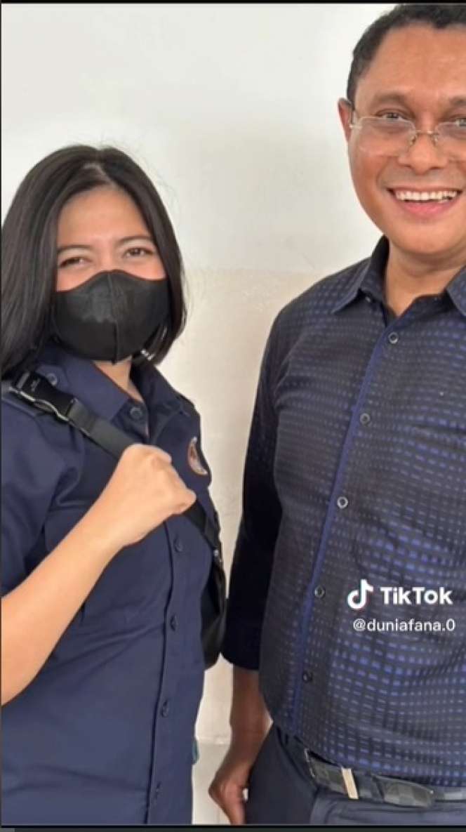 Potret Mbak LPSK yang Setia Dampingi Richard Eliezer Setiap Sidang, Paras Cantiknya Bikin Penasaran!