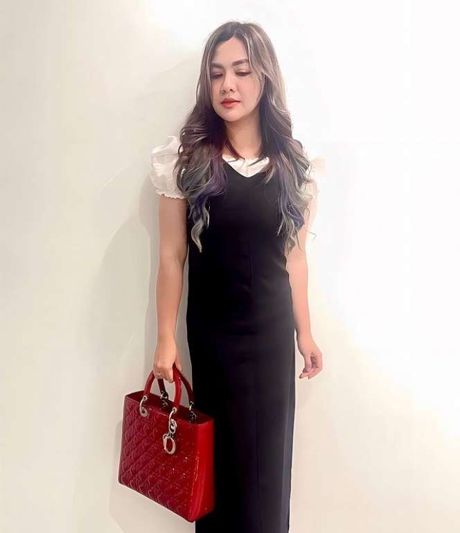 Potret Vicky Shu yang Susah Lupain Mantan Pasangan