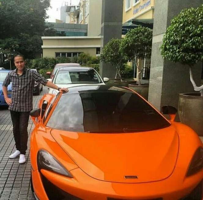 Potret Ressa Herlambang Waktu Jadi Sultan, Punya Banyak Kendaraan dan Rumah Mewah
