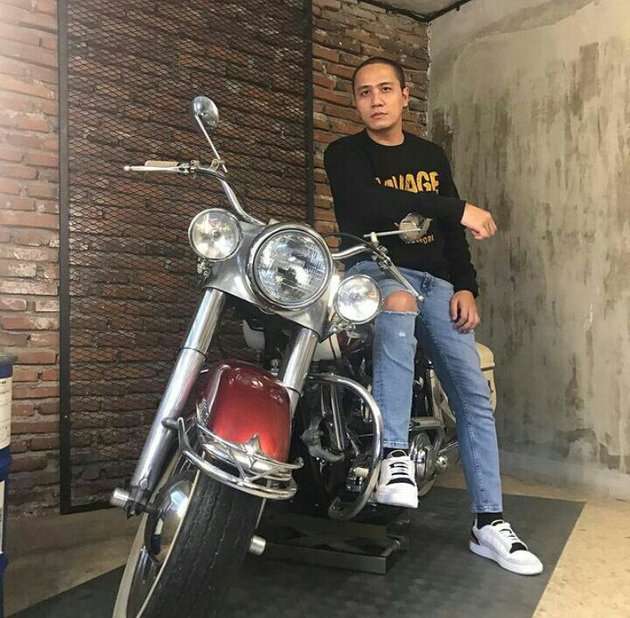 Potret Ressa Herlambang Waktu Jadi Sultan, Punya Banyak Kendaraan dan Rumah Mewah