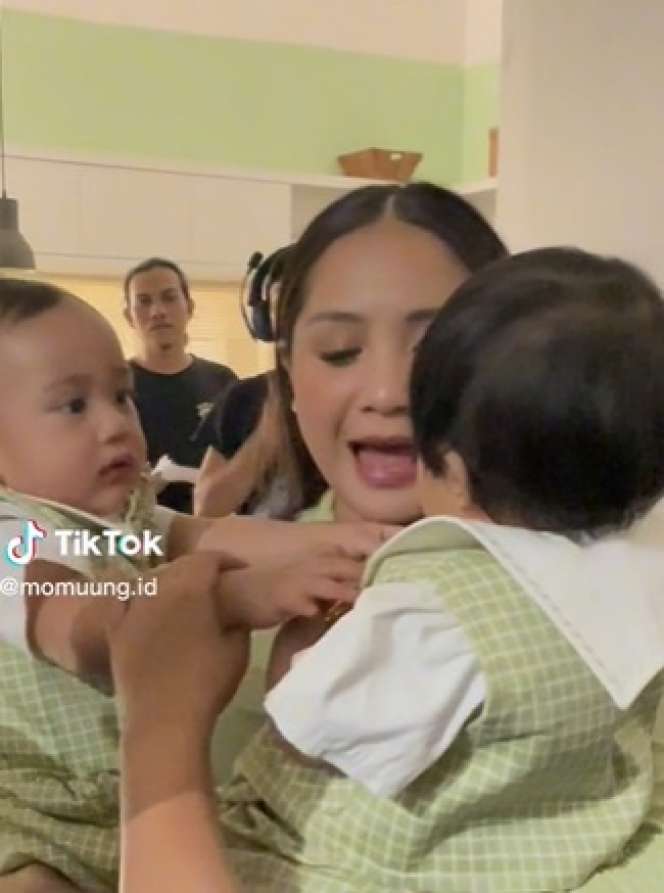 Potret Gemesin Dua Anak Sultan, Rayyanza dan Ameena Syuting Bareng