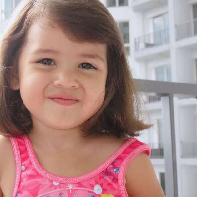 Ingat Pesinetron Sandrinna Michelle? Kecilnya Imut Banget, Kini Beranjak Dewasa Gaya Penampilannya Disorot