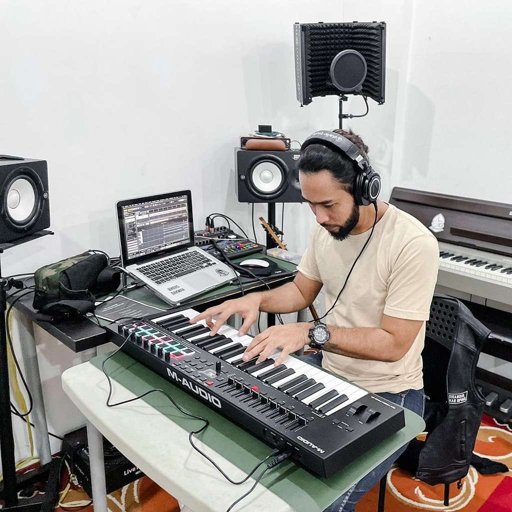 Tak Puas Diakting, Pesinetron Alfie Alfandy Rilis Album Generasi Berfikir
