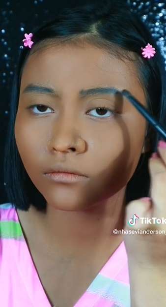 Wanita Seribu Wajah Ini Pamer Hasil Makeup Mirip Fajar Sadboy, Endingnya Malah Kayak Gini…