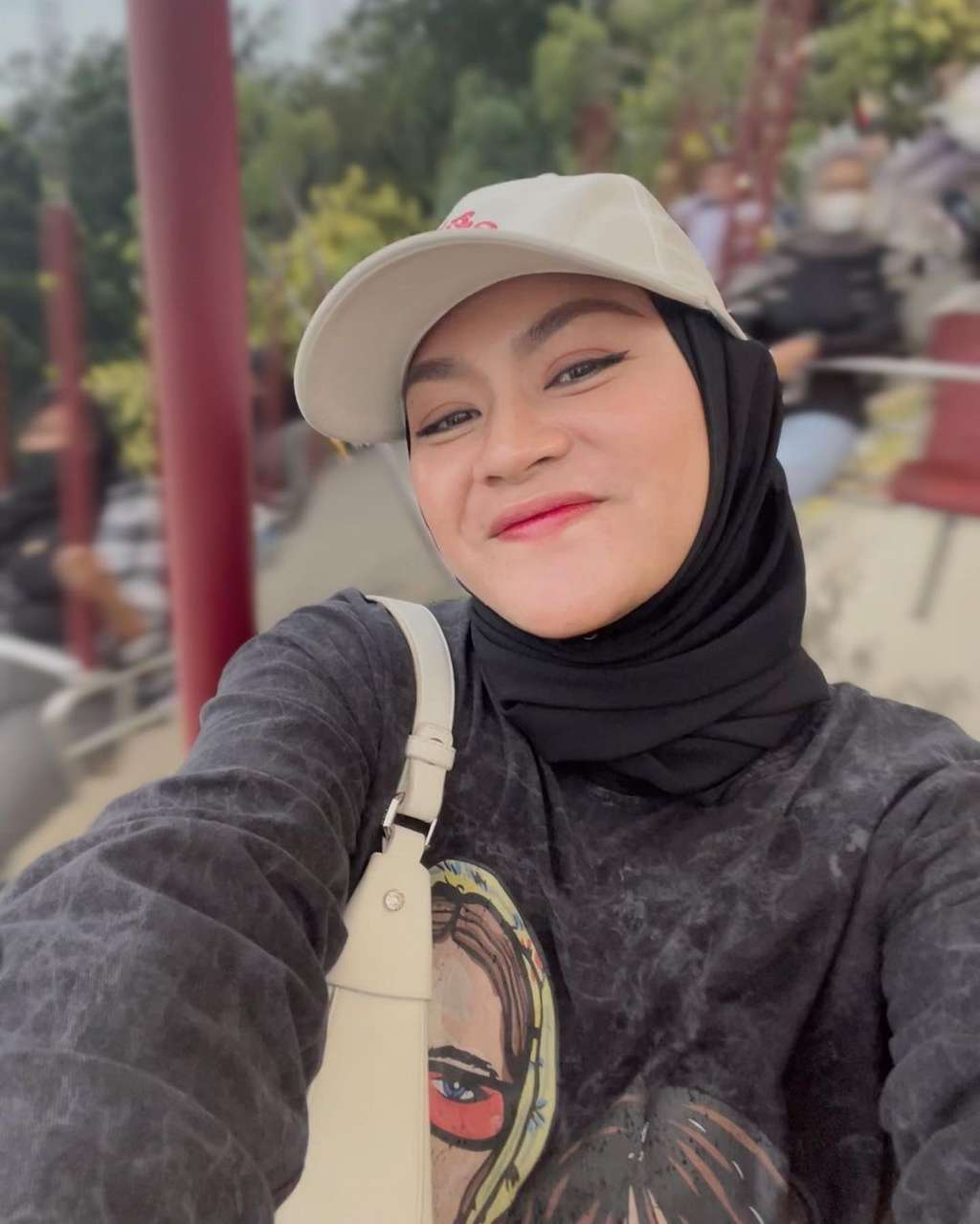 10 Adu Gaya Yunita Lestari VS Shelvie Hana, Sesama Mantan Istri Daus Mini, Sindir Soal Karma, Siapa yang Lebih Cantik?