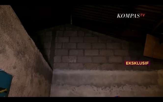 Jauh Dari Mewah, 10 Potret Rumah Bharada E di Manado, Tembok Masih Semen & Sudah Retak-Retak