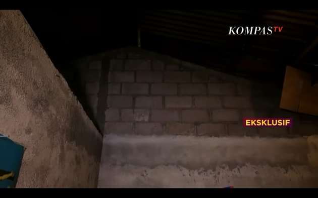 Jauh Dari Mewah, 10 Potret Rumah Bharada E di Manado, Tembok Masih Semen & Sudah Retak-Retak
