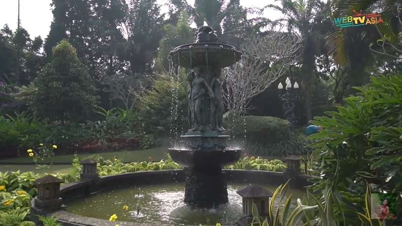 10 Potret Vila Mewah Desiree Tarigan, Janda Hotma Sitompul yang Tajir Melintir, Bak Istana Barang Antik