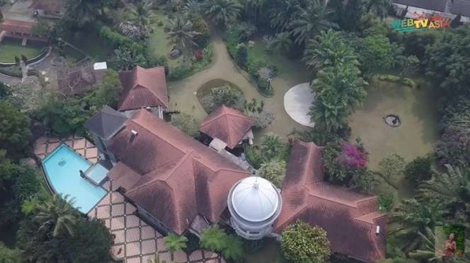 10 Potret Vila Mewah Desiree Tarigan, Janda Hotma Sitompul yang Tajir Melintir, Bak Istana Barang Antik