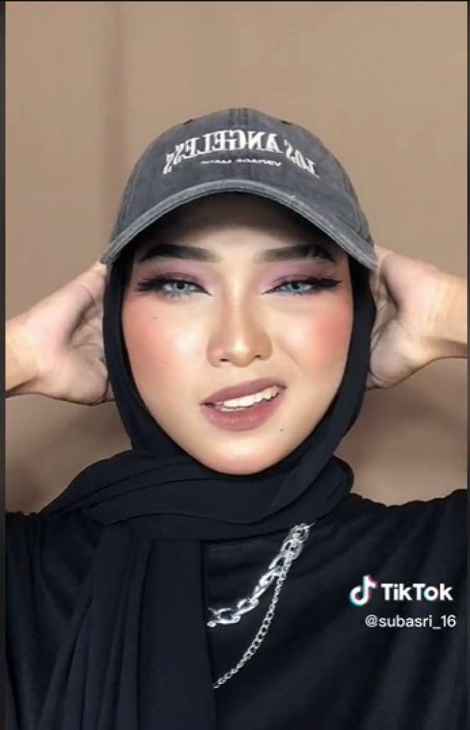 Potret Transformasi Makeup Wanita Ini Bikin Melongo, Hasilnya Beda Banget, Bukan Kaleng-kaleng!