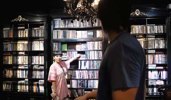 Potret Kamar El Rumi yang Memiliki Interior Serba Gelap, Ada Lukisan Sejarah!