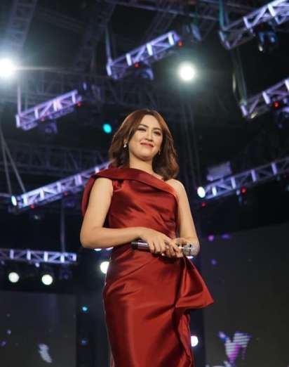 Bocah Berambut Kerinting di Foto ini Kini Jadi Biduan Papan Atas, Dijuluki Ratu Ambyar, Sekelas Ayu Ting Ting, Siapa Dia?