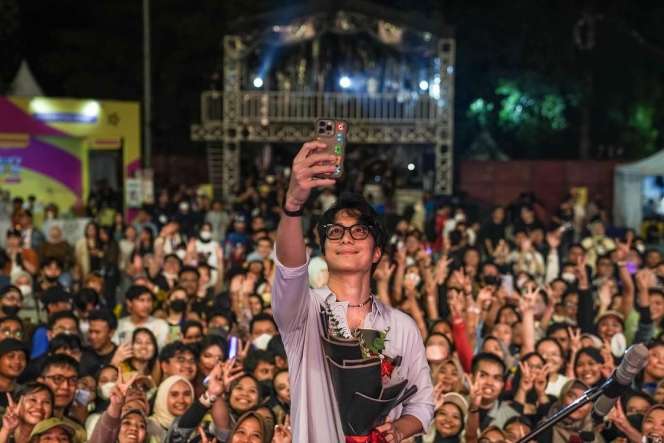 Dikta Wicaksono Blak-blakan Soal Sosok B yang Dikira Pacar Barunya