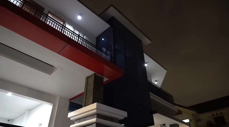10 Potret Rumah Baru Haji Faisal & Oma Gala yang Super Mewah, Ngalahin Artis-Artis Papan Atas!