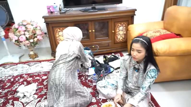 10 Potret Rumah Baru Haji Faisal & Oma Gala yang Super Mewah, Ngalahin Artis-Artis Papan Atas!