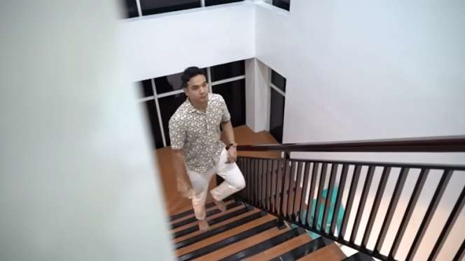 10 Potret Rumah Baru Haji Faisal & Oma Gala yang Super Mewah, Ngalahin Artis-Artis Papan Atas!