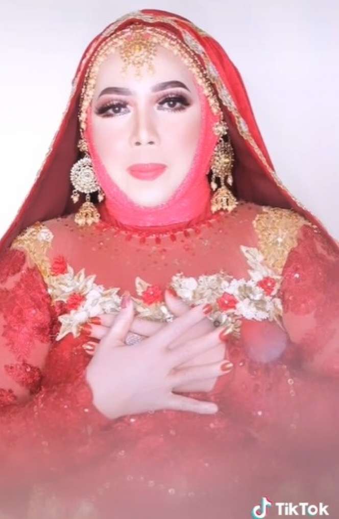 Potret Transformasi Emak-emak Dirias MUA, Hasilnya Bikin Pangling, Jadi Beda Banget!