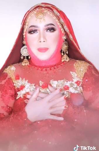 Potret Transformasi Emak-emak Dirias MUA, Hasilnya Bikin Pangling, Jadi Beda Banget!