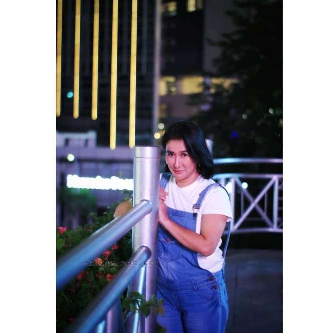 Potret Terbaru Yurike Prastika di Usia 53 Tahun, Kerap Pamer Pose 'Hot'