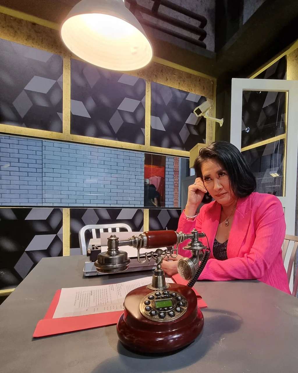 Potret Terbaru Yurike Prastika di Usia 53 Tahun, Kerap Pamer Pose 'Hot'