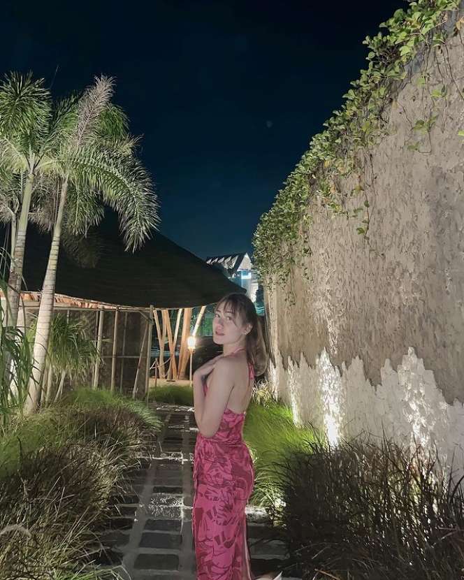 10 Potret Vita Alvia, Biduan Seksi Jebolan D'Academy yang Viral Usai Peluk Farel Prayoga