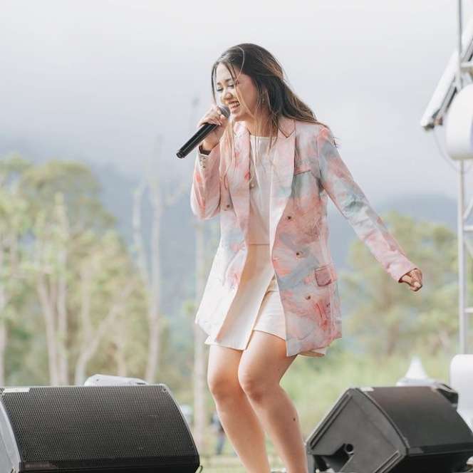 Potret Tiara Effendy yang Kembali ke Dunia Musik