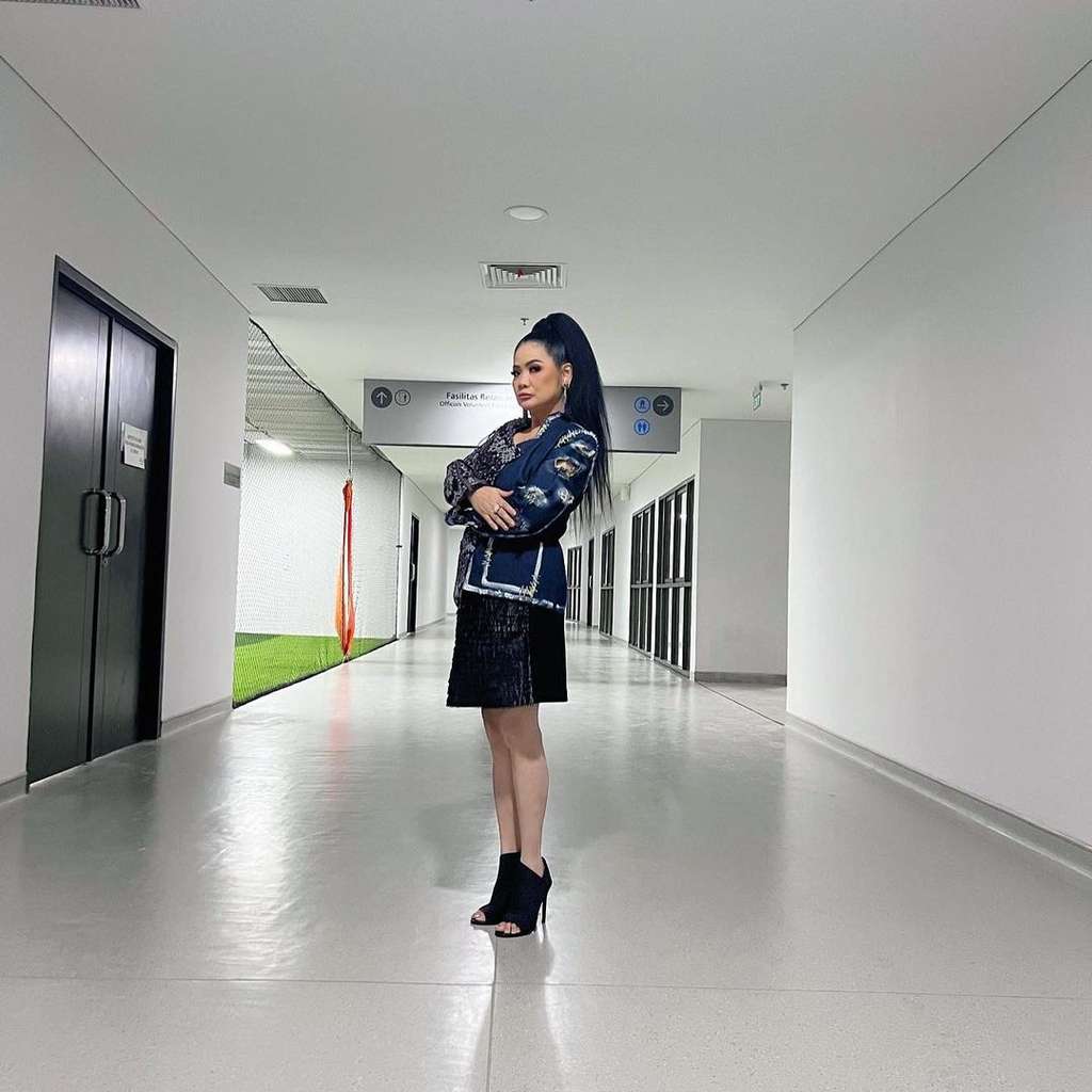 Ingat Model Cantik Iklan Jadul Sampo Suave? Kini Penampilannya Bikin Pangling, Tak Disangka Jadi Penyanyi Papan Atas Indonesia!
