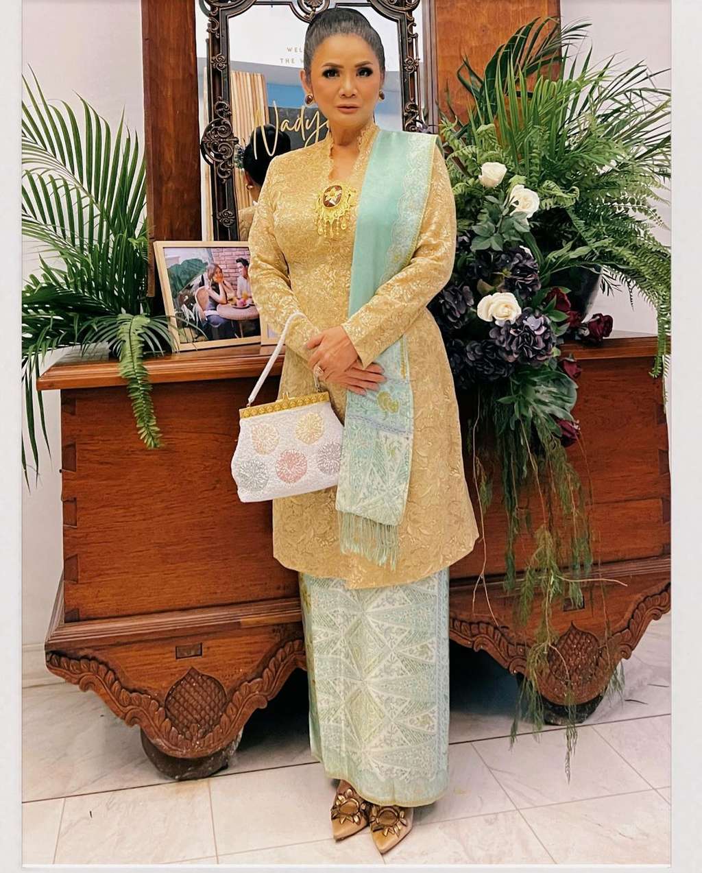 Ingat Model Cantik Iklan Jadul Sampo Suave? Kini Penampilannya Bikin Pangling, Tak Disangka Jadi Penyanyi Papan Atas Indonesia!