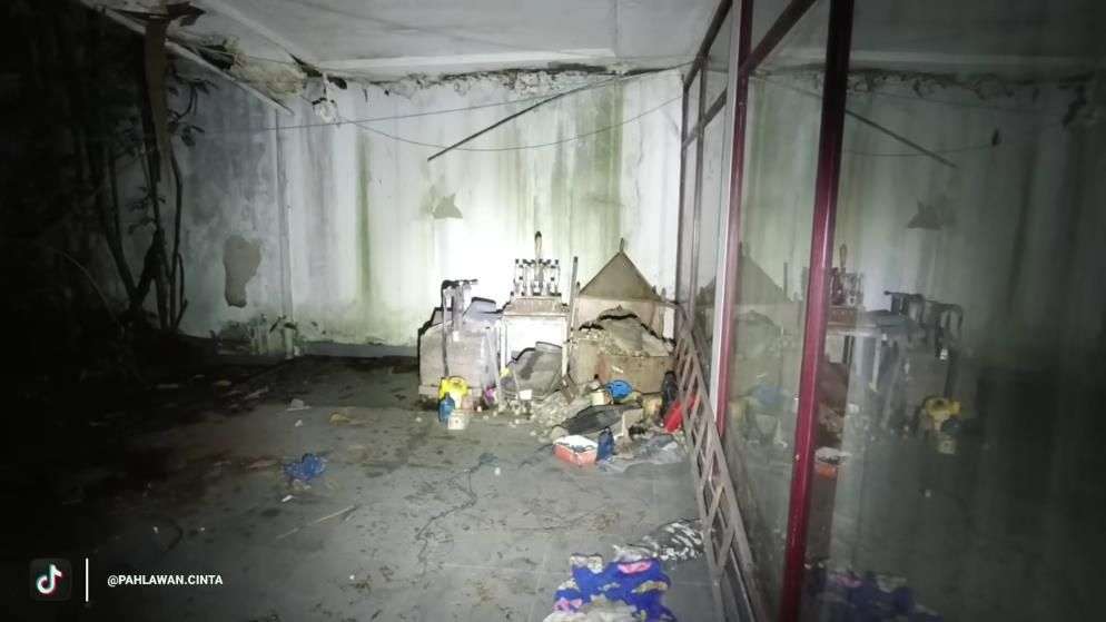 10 Potret Rumah Mewah Pak Harto Terbengkalai Usai Diselingkuhi Istri, Alat Tenun Kuno Hingga Mobil Masih Lengkap