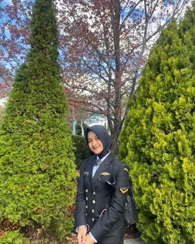 Potret Anggota TNI AL Cantik Berhijab Ini Jadi Sorotan, Kerap Digombali Netizen