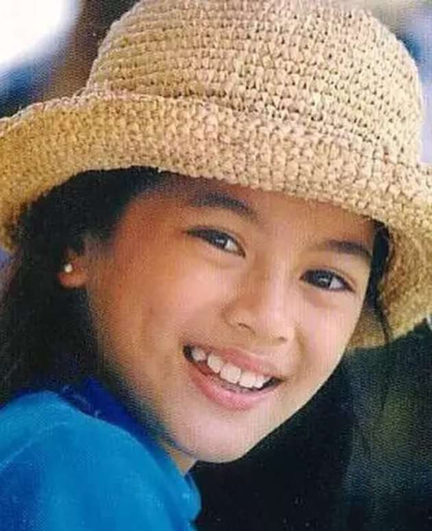 15 Foto Masa Kecil Artis Cantik yang Menggemaskan, Luna Maya dan Nagita Slavina Bule Banget!